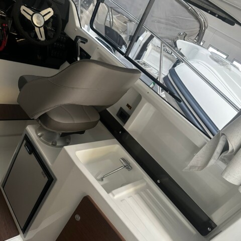 Beneteau Antares 8 Fishing + HONDA MARINE BF350 SPORTY WHITE