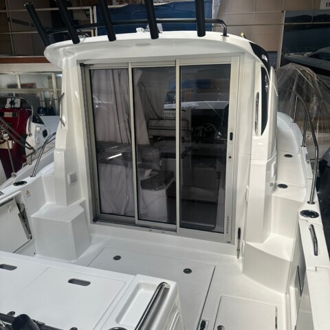 Beneteau Antares 8 Fishing + HONDA MARINE BF350 SPORTY WHITE