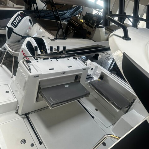 Beneteau Antares 8 Fishing + HONDA MARINE BF350 SPORTY WHITE